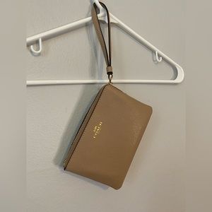 Coach Wristlet, like new, cream/beige/pink